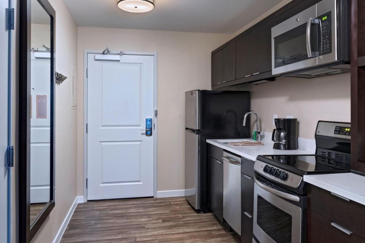 Towneplace Suites By Marriott Tacoma Лейкуд Екстериор снимка