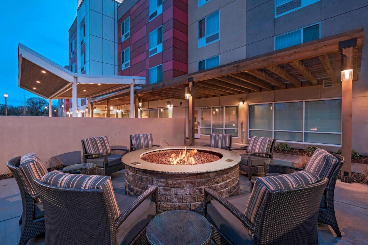 Towneplace Suites By Marriott Tacoma Лейкуд Екстериор снимка