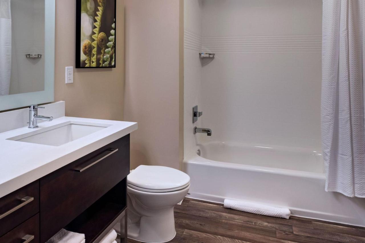 Towneplace Suites By Marriott Tacoma Лейкуд Екстериор снимка