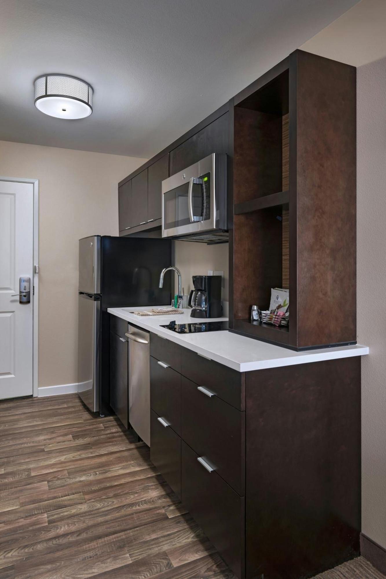 Towneplace Suites By Marriott Tacoma Лейкуд Екстериор снимка