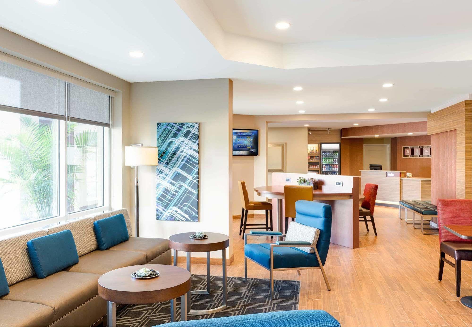 Towneplace Suites By Marriott Tacoma Лейкуд Екстериор снимка